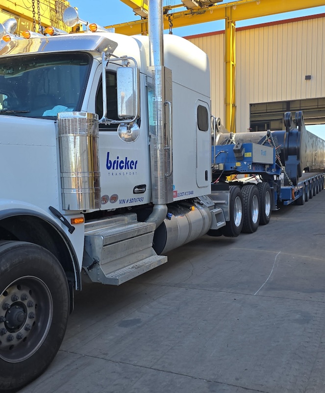 Heavy haul truck transporting oversized cargo